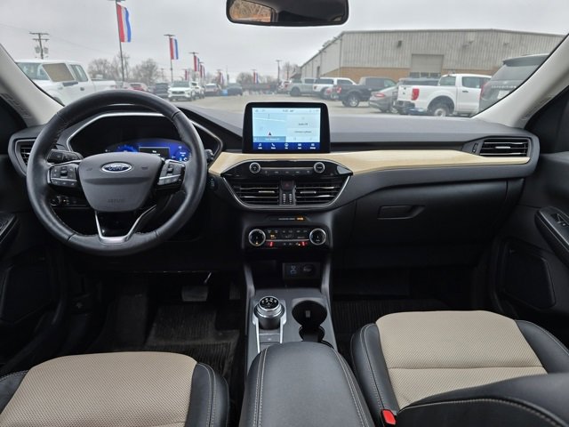 Used 2022 Ford Escape Titanium w/ Titanium Premium Package image 17