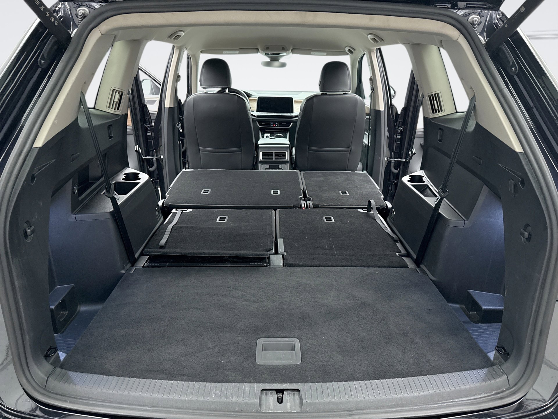 Used 2024 Volkswagen Atlas SE image 24