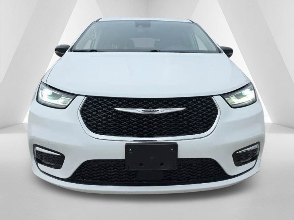 Used 2024 Chrysler Pacifica Select FWD image 2