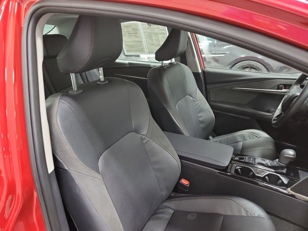 Used 2025 Toyota Camry XLE image 18