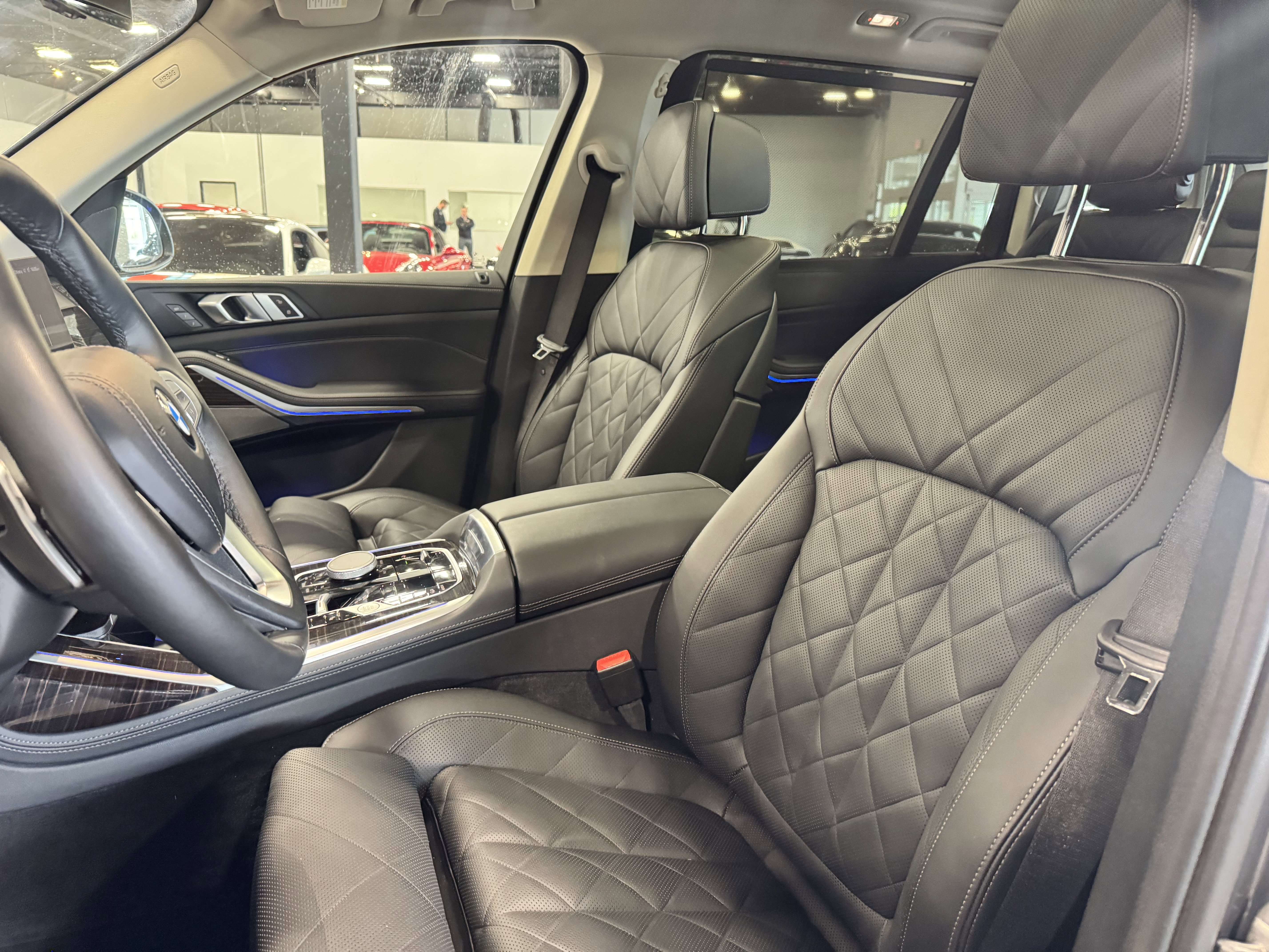 Used 2025 BMW X7 xDrive40i w/ Premium Package image 24