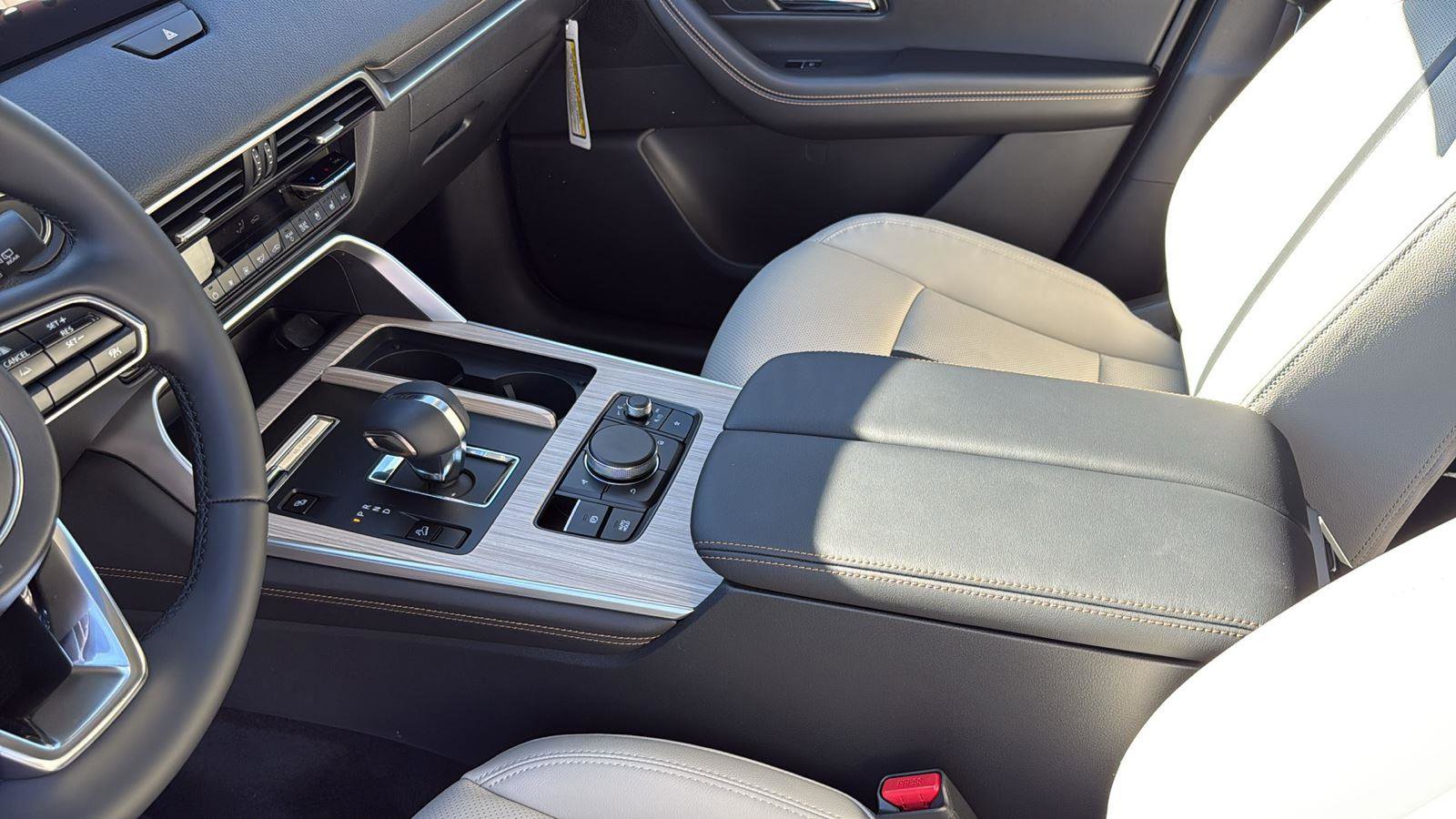 New 2026 MAZDA CX-90 Plug-In Hybrid w/ Preferred image 15