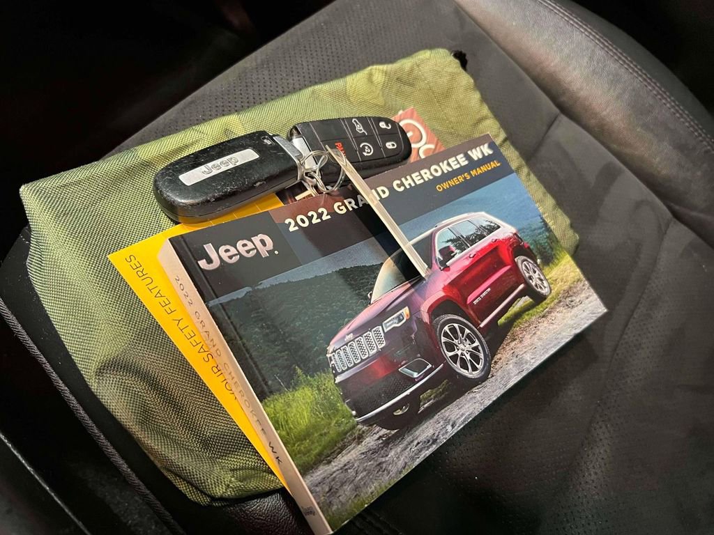 Used 2022 Jeep Grand Cherokee Laredo X image 31