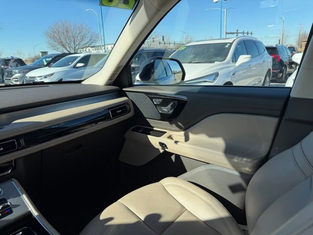 Used 2023 Lincoln Aviator AWD w/ Premium Package image 18