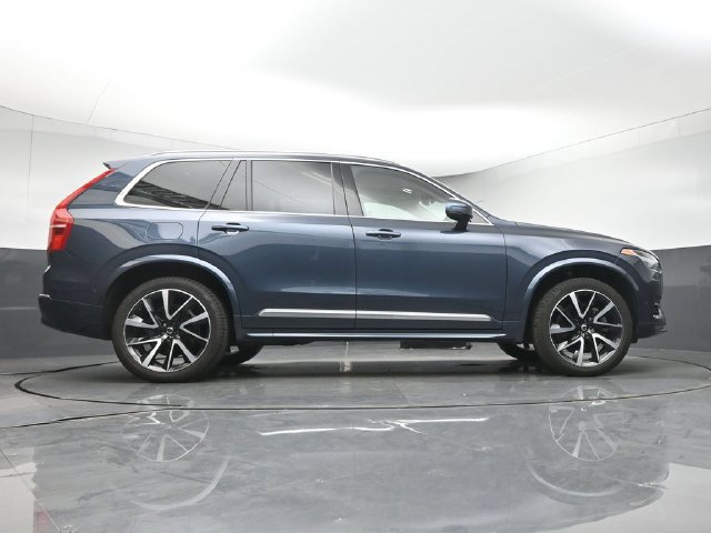 Used 2025 Volvo XC90 B5 Plus w/ Protection Package Premier AWD/4WD image 17