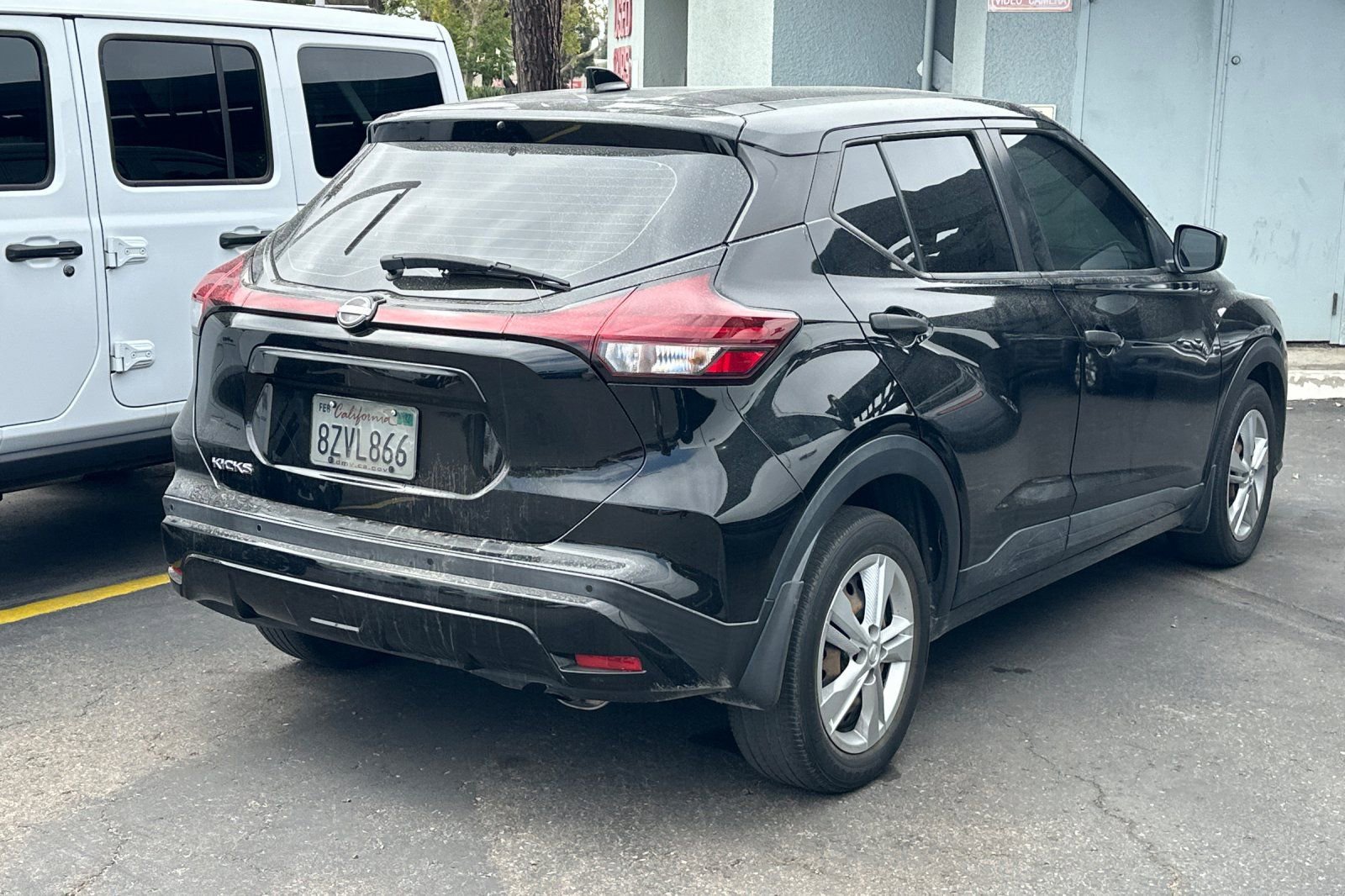 Used 2022 Nissan Kicks S FWD image 4