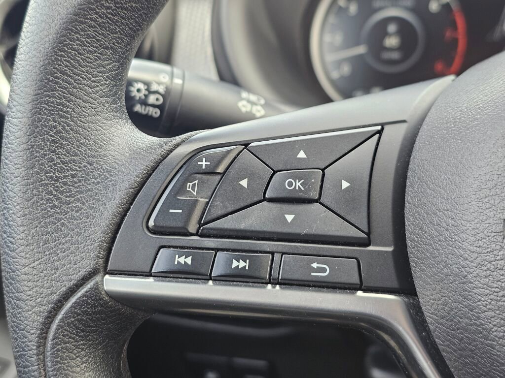 Used 2020 Nissan Kicks SV w/ Exterior Package FWD image 30