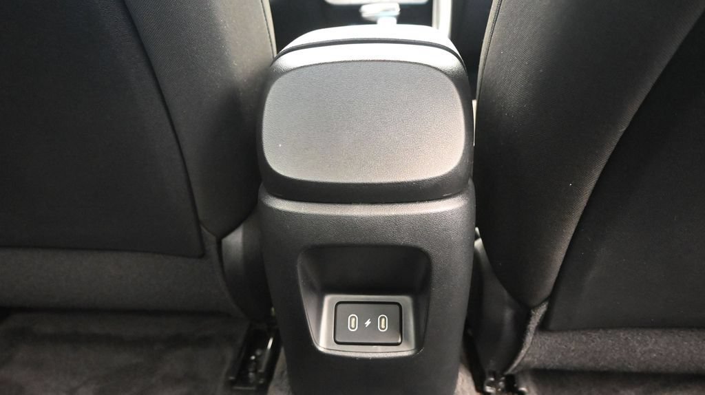 Certified 2025 Hyundai Elantra Sport FWD image 17