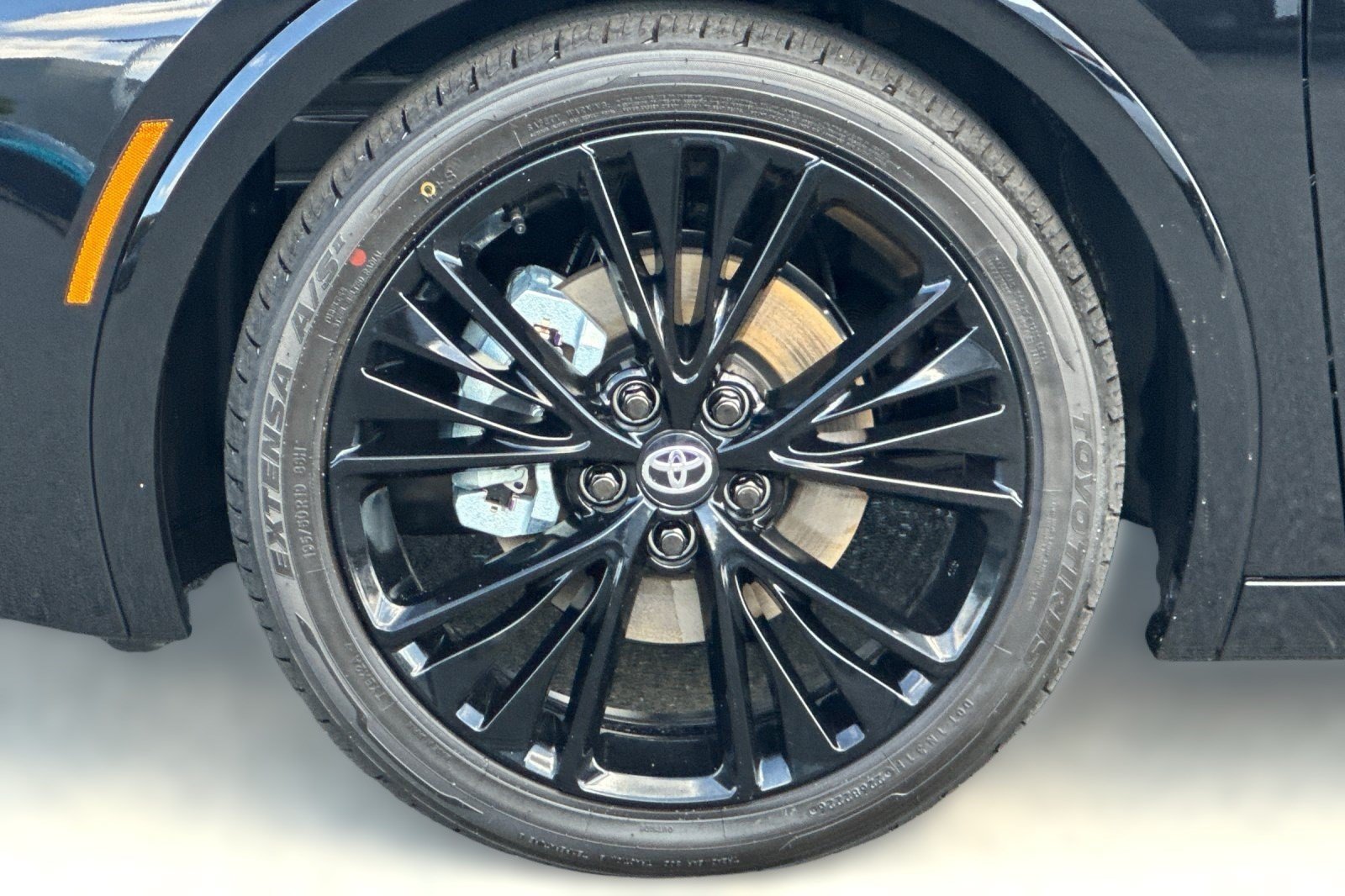 New 2027 Toyota Prius Plug-In Hybrid FWD image 13