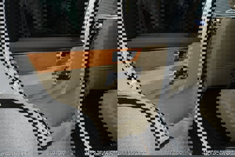 Used 2015 Land Rover LR4 HSE image 39