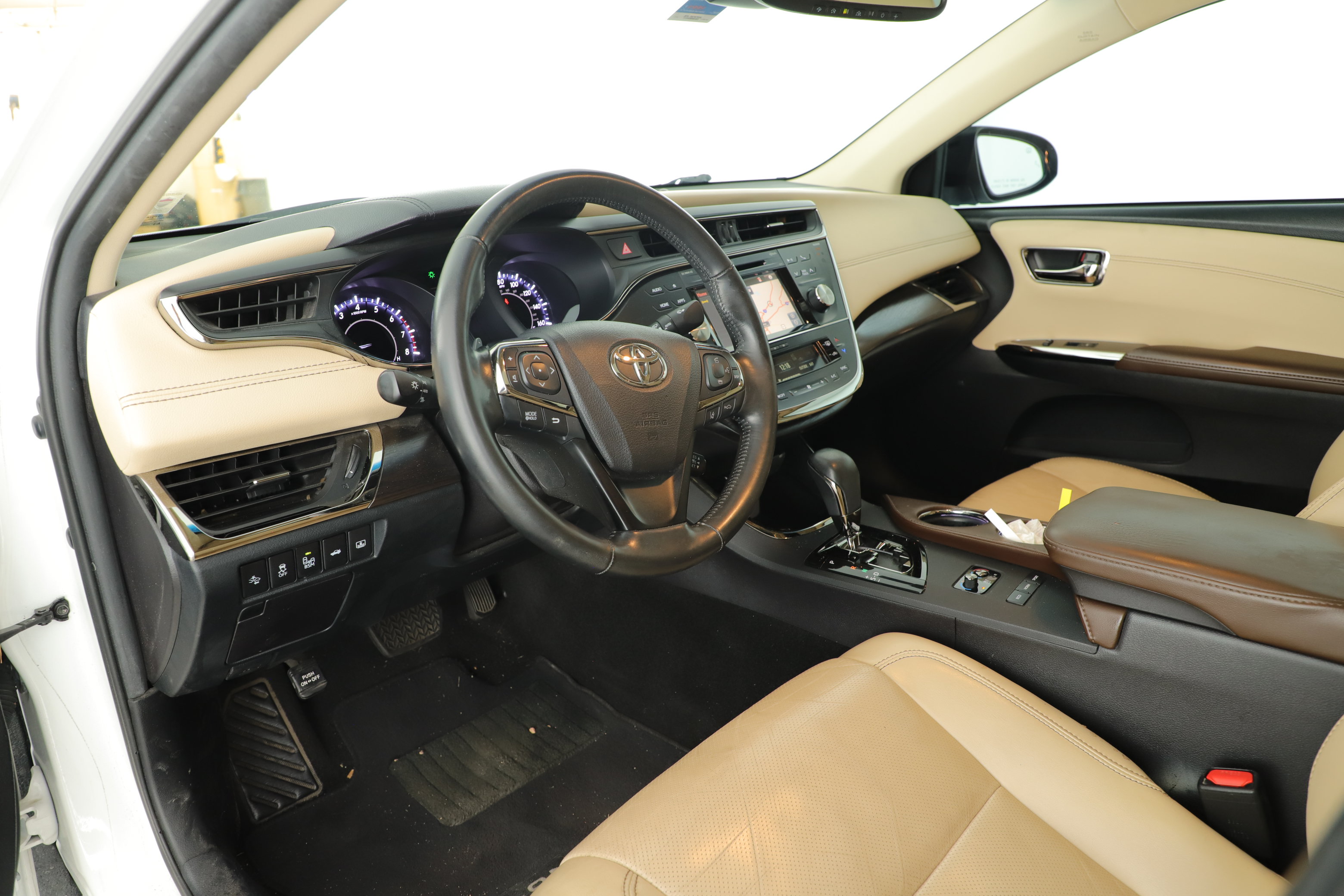 Used 2016 Toyota Avalon Limited w/ Toyota Safety Sense Package FWD image 17