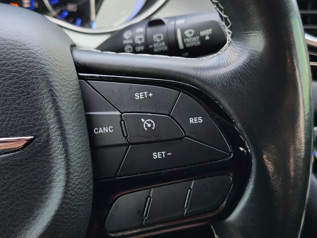 Used 2020 Chrysler Pacifica Touring w/ S Appearance Package FWD image 28