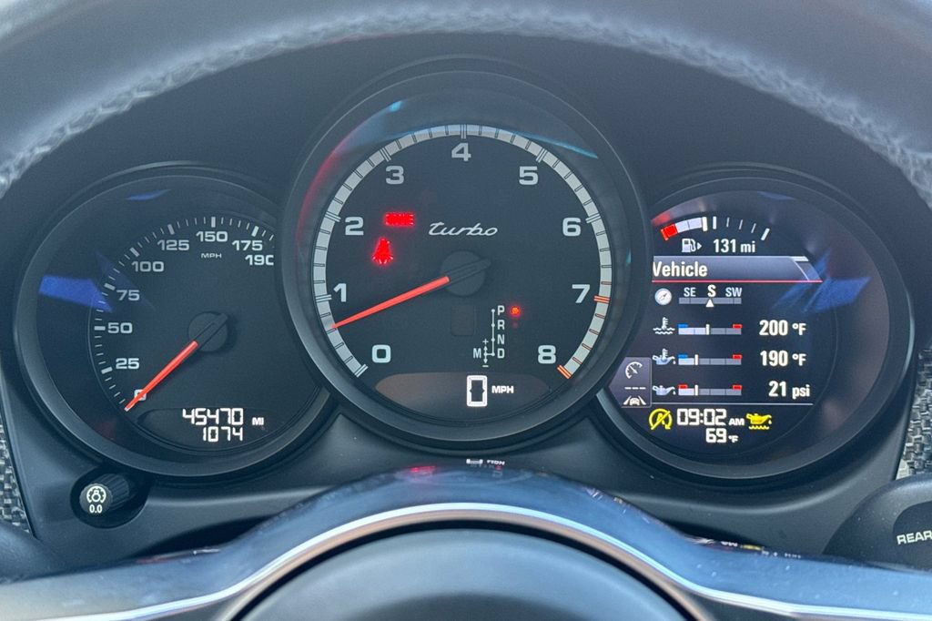 Used 2018 Porsche Macan Turbo AWD/4WD image 31