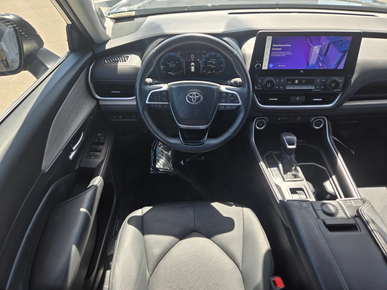 Used 2025 Toyota Grand Highlander FWD image 19
