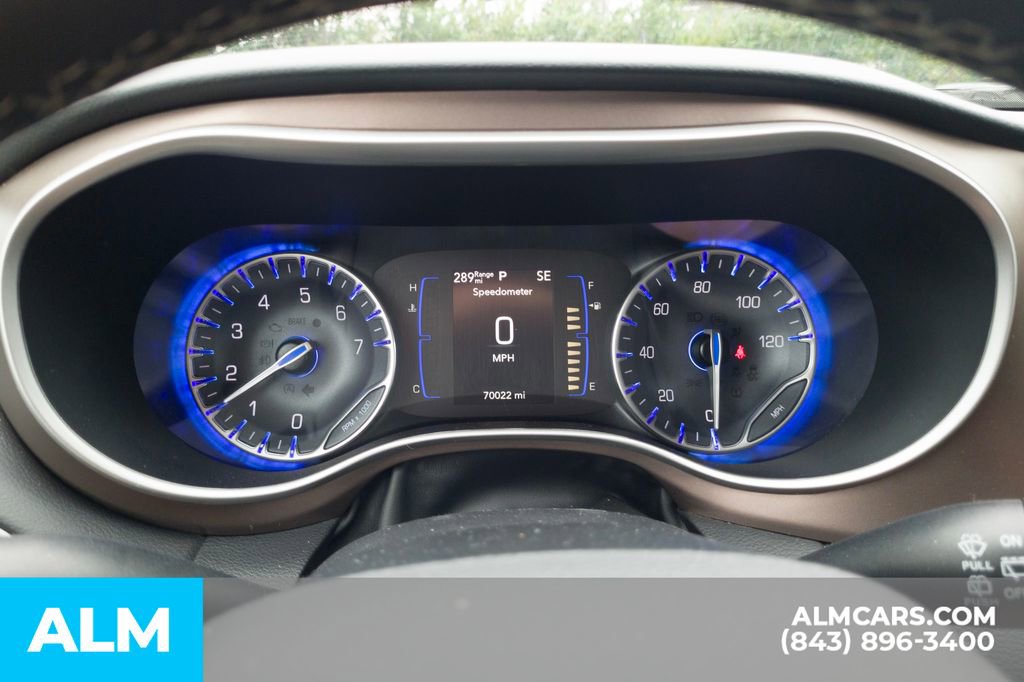 Used 2023 Chrysler Voyager LX image 15