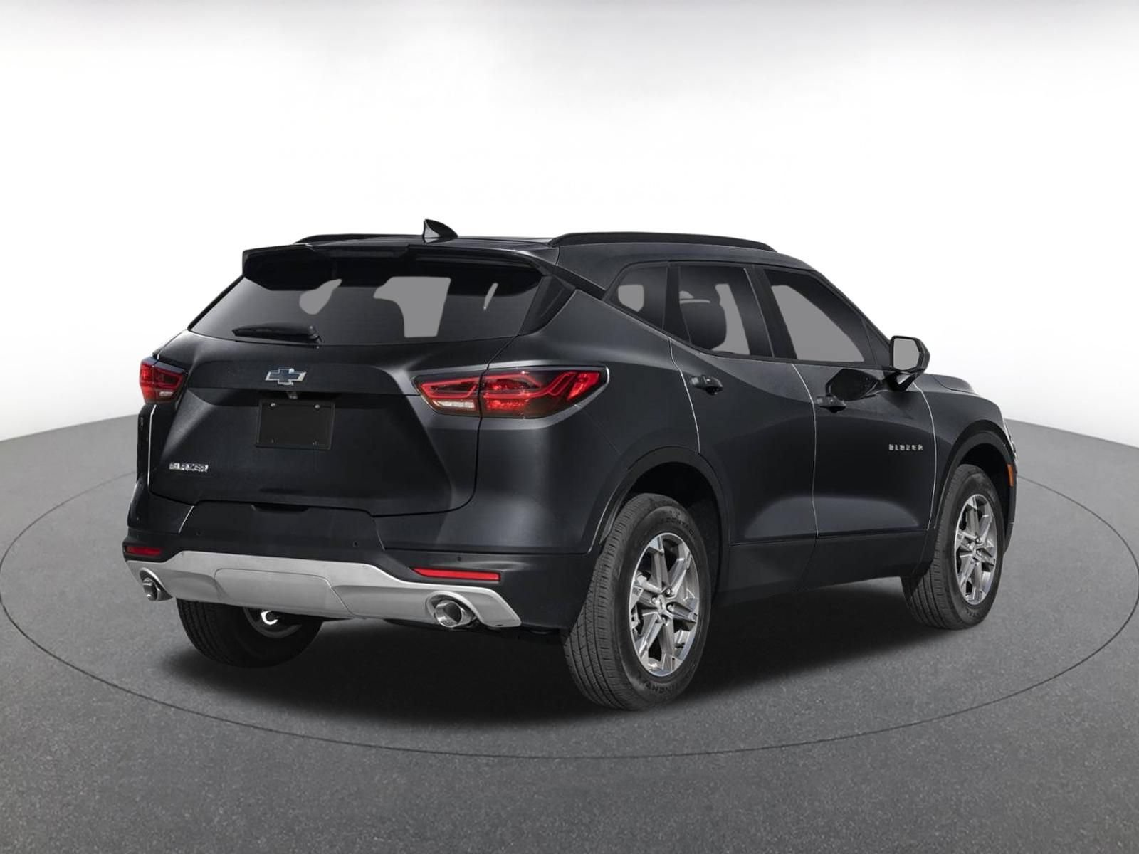 Used 2026 Chevrolet Blazer LT FWD image 2