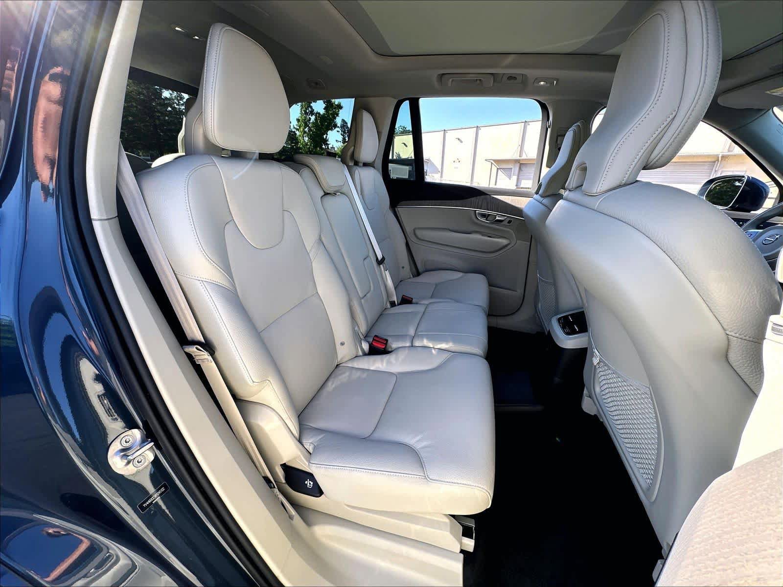 Used 2024 Volvo XC90 T8 Plus w/ Protection Package Premier AWD/4WD image 30