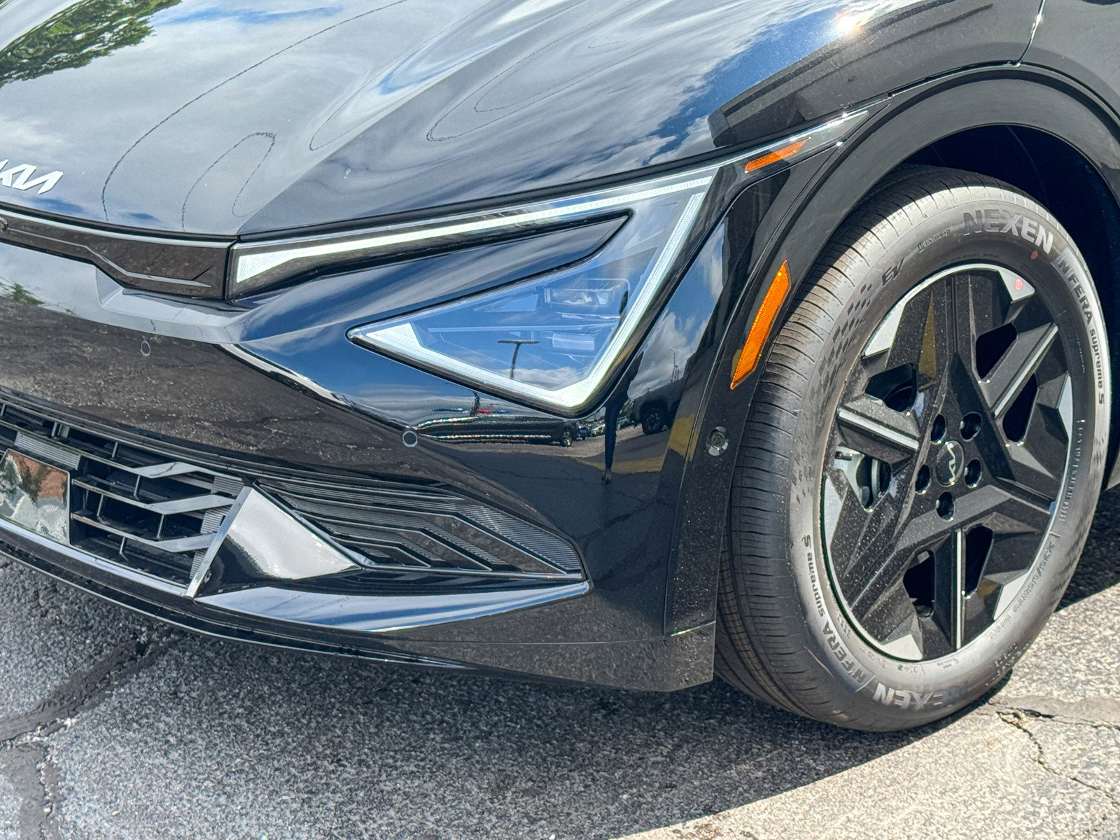 New 2025 Kia EV6 Wind image 12