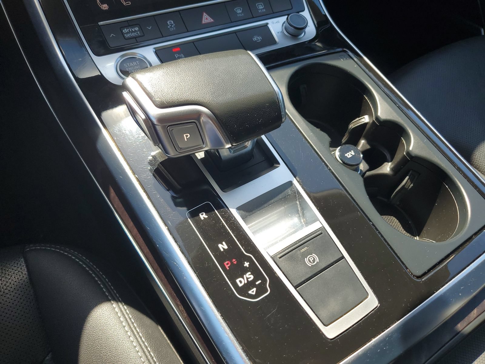 Used 2022 Audi Q8 Premium Plus AWD/4WD image 27