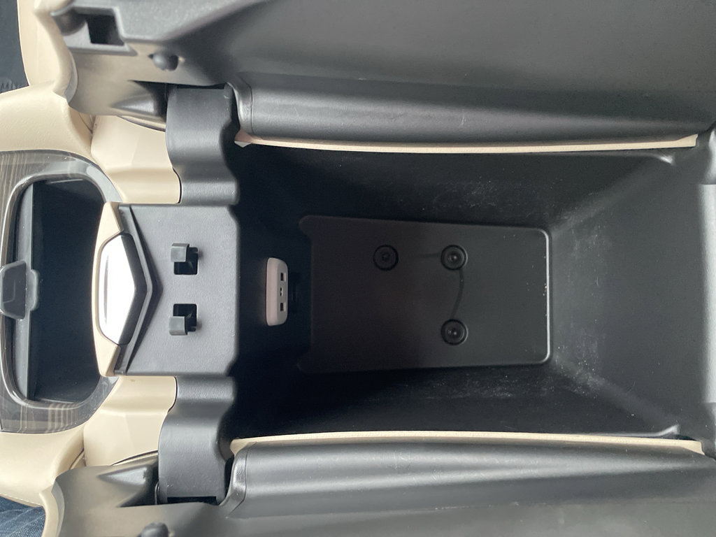 Used 2020 Buick Envision Essence FWD image 24