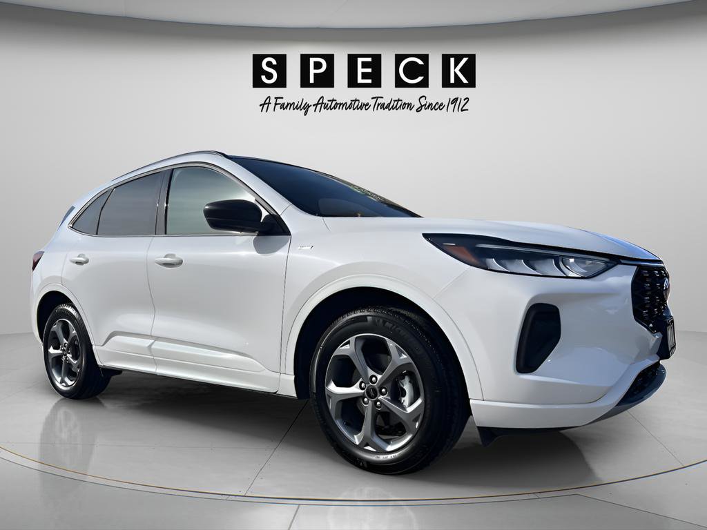 Used 2023 Ford Escape ST-Line w/ Tech Pack #1 AWD/4WD image 7