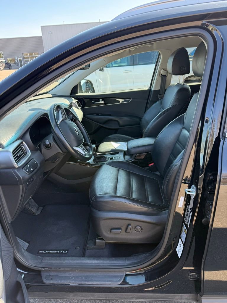 Used 2019 Kia Sorento EX image 16