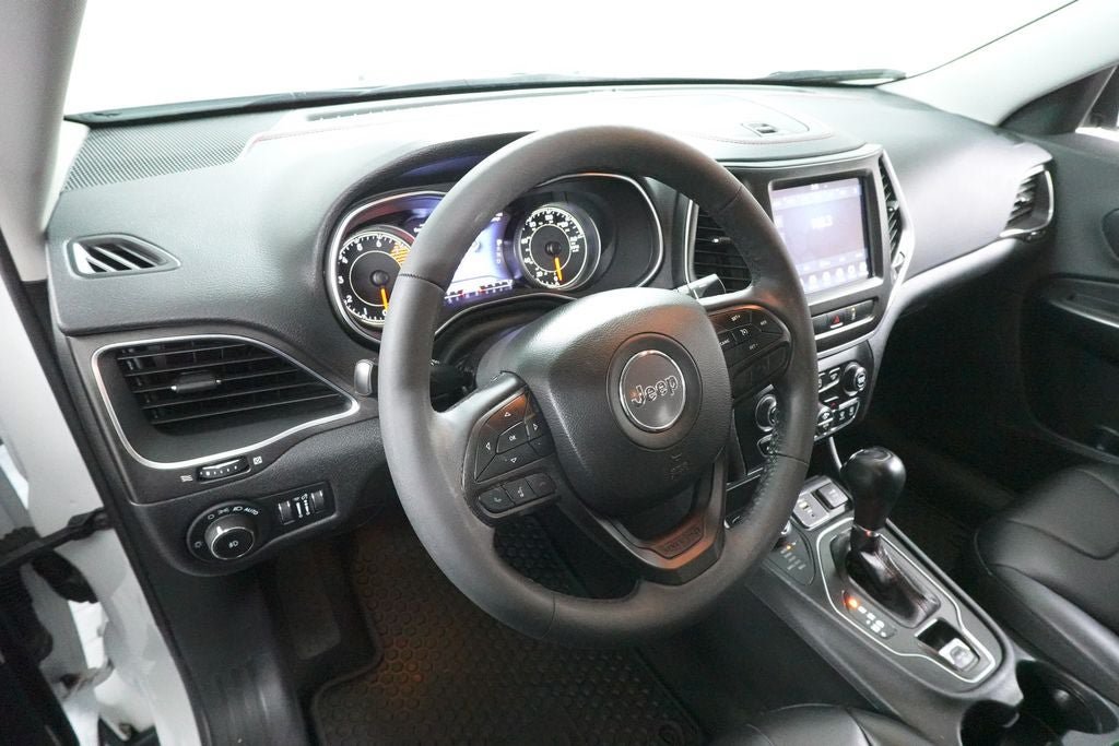 Used 2022 Jeep Cherokee Trailhawk AWD/4WD image 23