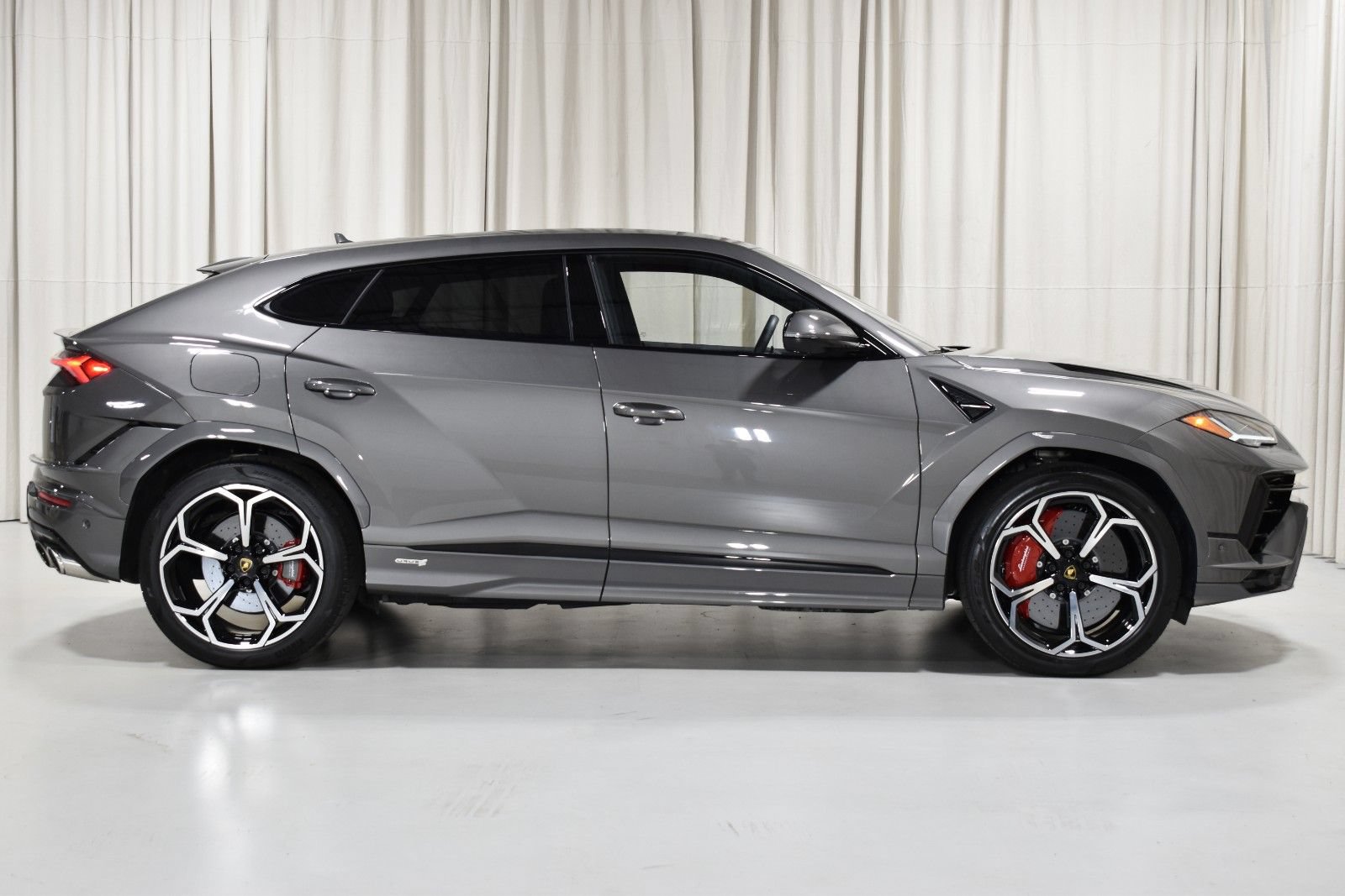 Used 2024 Lamborghini Urus S AWD/4WD image 4