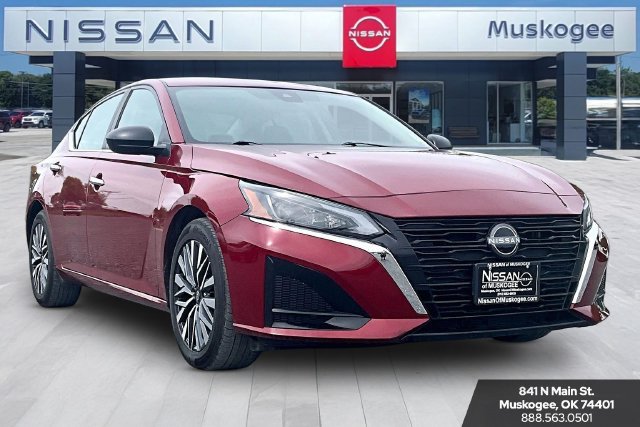 Used 2025 Nissan Altima 2.5 SV FWD image 1