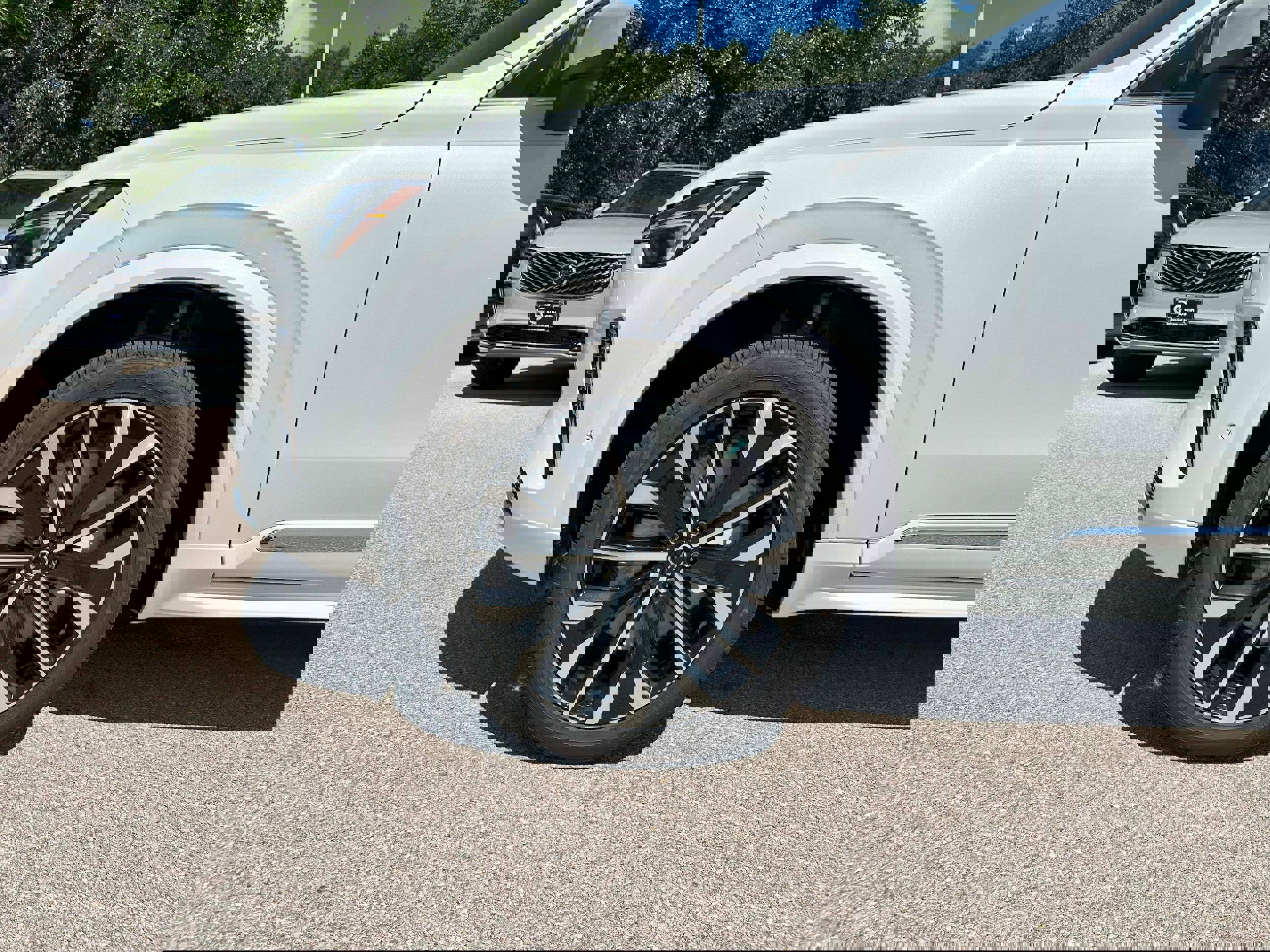 New 2026 Volvo XC90 B6 Plus w/ Protection Package Premier image 10