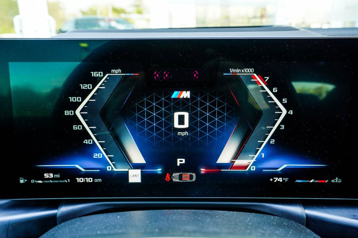 Used 2025 BMW M440i Coupe w/ Premium Package image 28