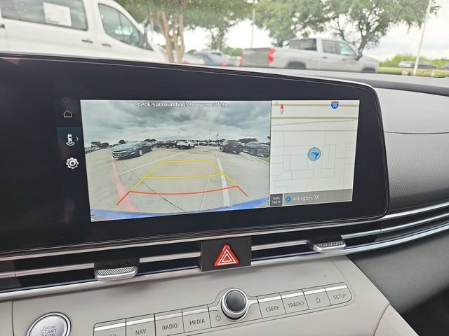 Used 2025 Hyundai Elantra Limited FWD image 15