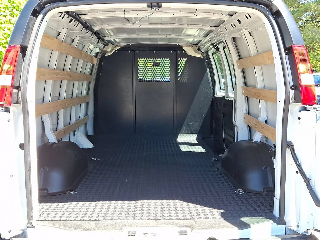 Used 2024 Chevrolet Express 2500 w/ Driver Convenience Package RWD image 28