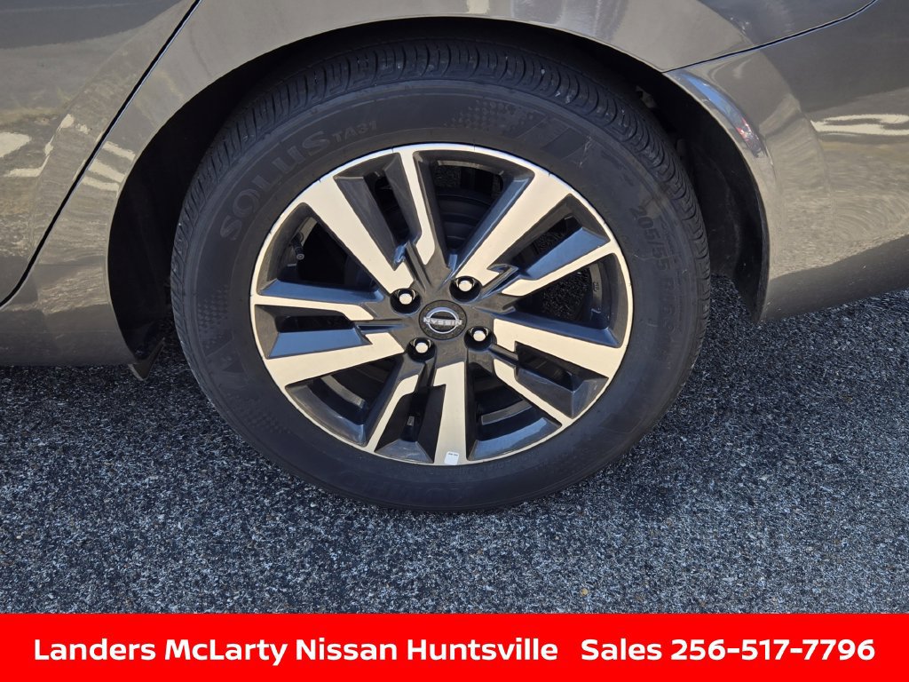Certified 2025 Nissan Versa SV FWD image 12