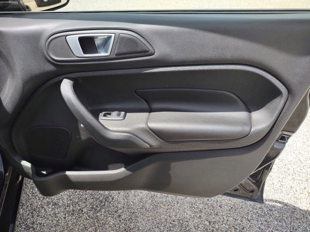 Used 2014 Ford Fiesta Titanium FWD image 25