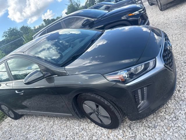 Used 2022 Hyundai Ioniq SE FWD image 4