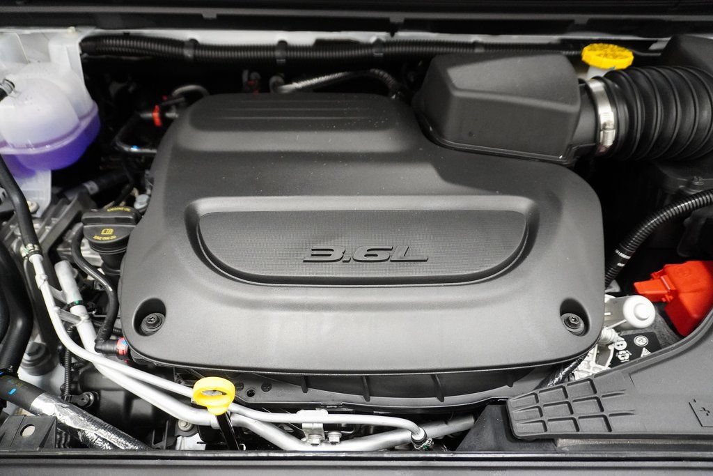 New 2026 Chrysler Pacifica Select FWD image 9