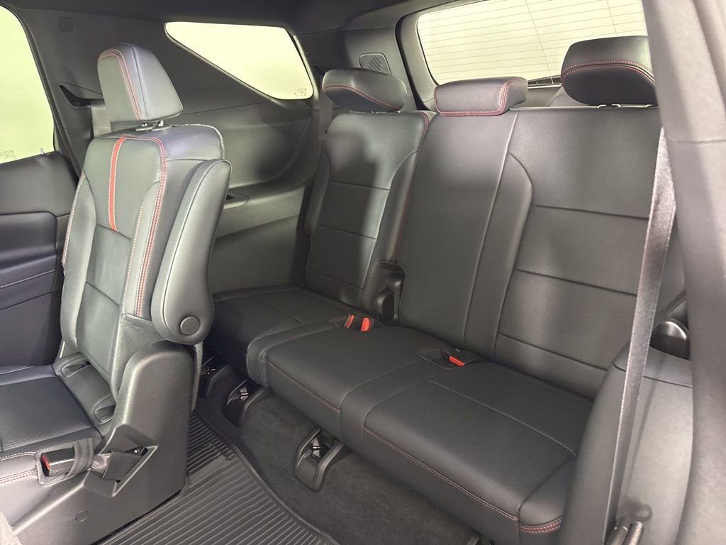 New 2026 Chevrolet Traverse RS w/ LPO, Floor Liner Package AWD/4WD image 37