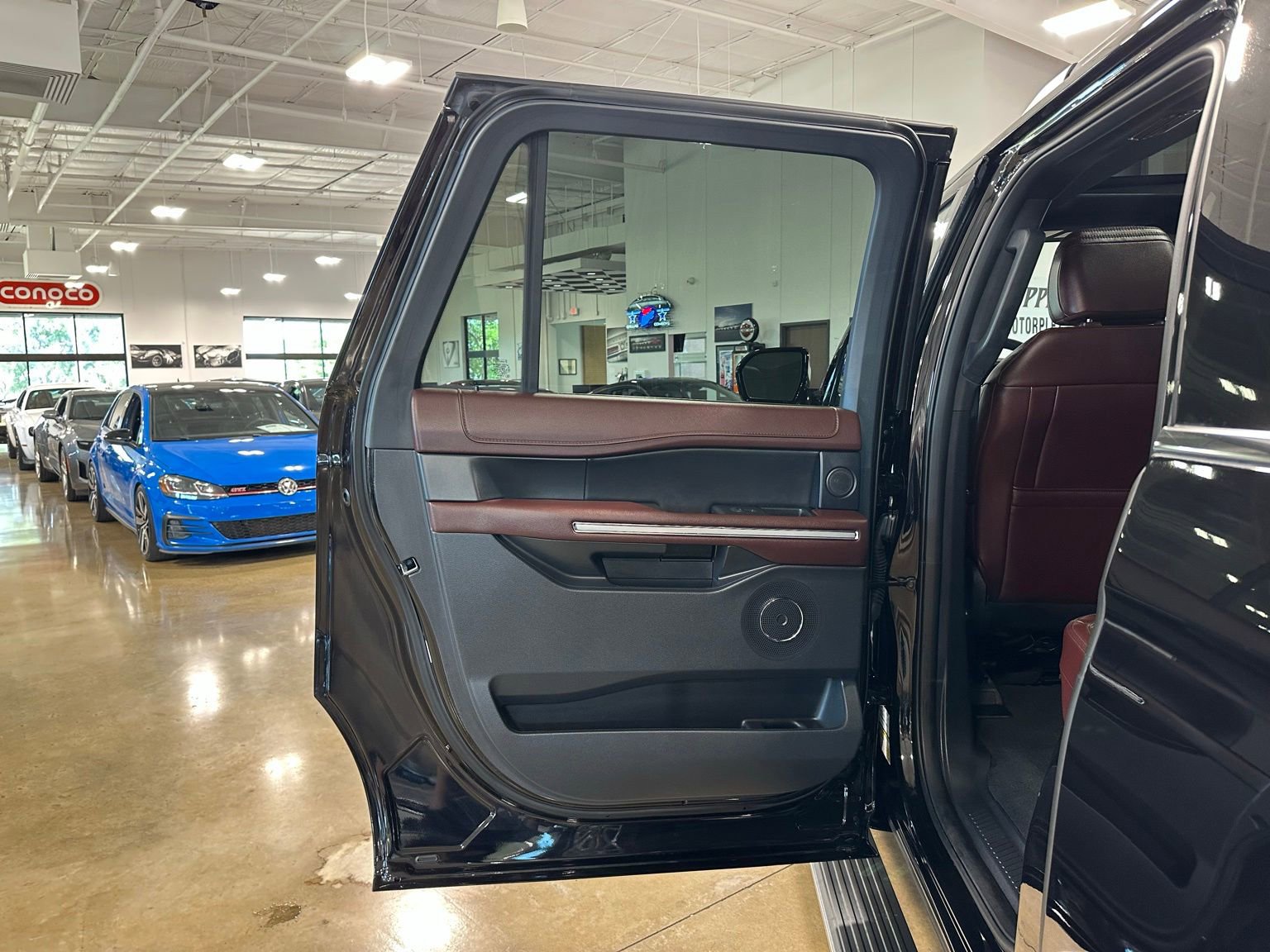 Used 2024 Ford Expedition Max Limited RWD image 31