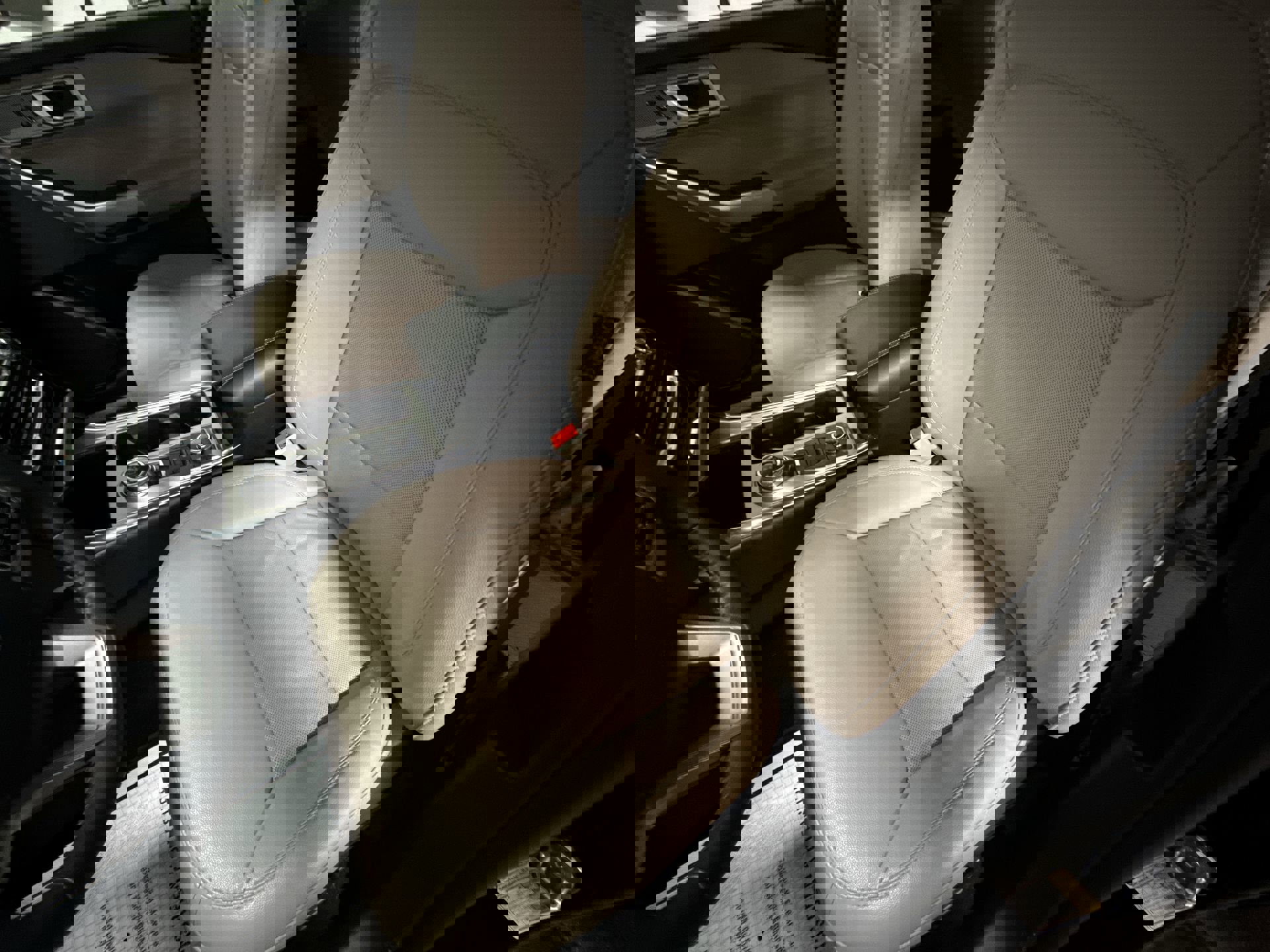 Used 2023 Ford Explorer Limited image 20