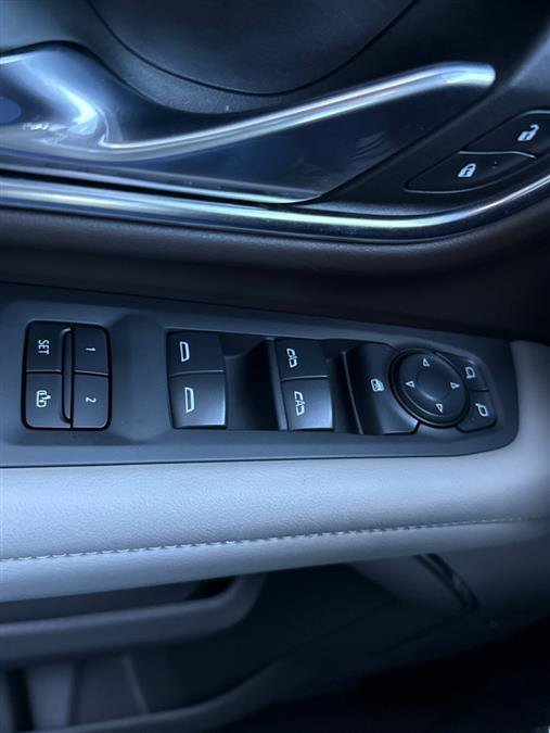 Used 2024 Chevrolet Suburban LT image 55