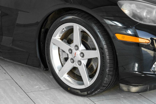 Used 2005 Chevrolet Corvette Convertible w/ Preferred Equipment Group RWD image 39