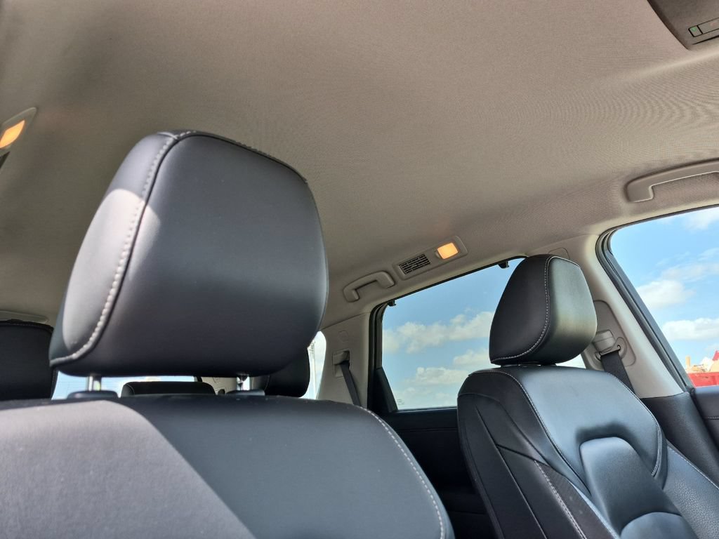 Used 2023 Nissan Pathfinder SL AWD/4WD image 17