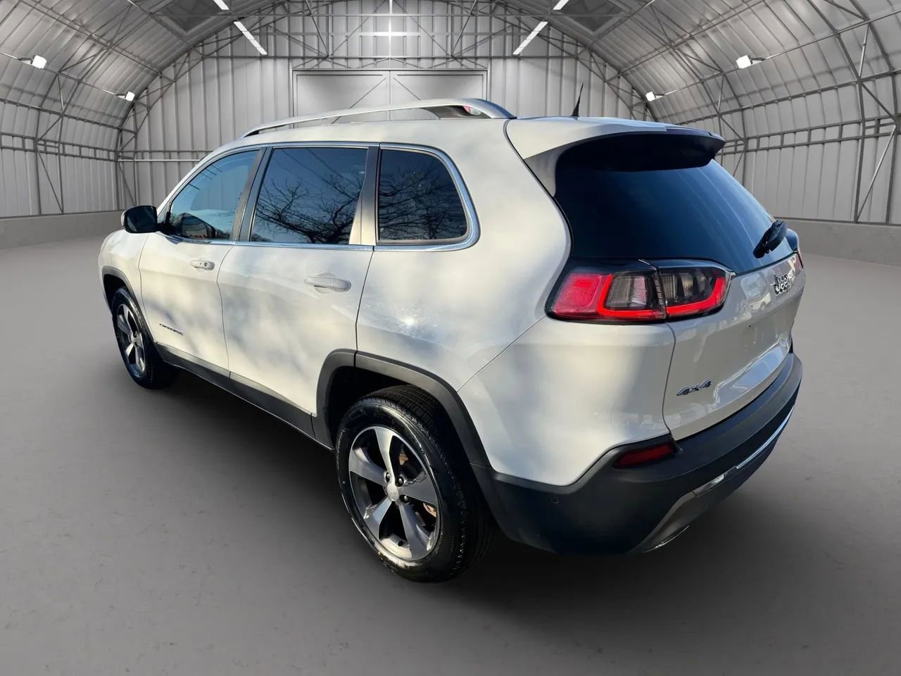 Used 2021 Jeep Cherokee Limited image 7