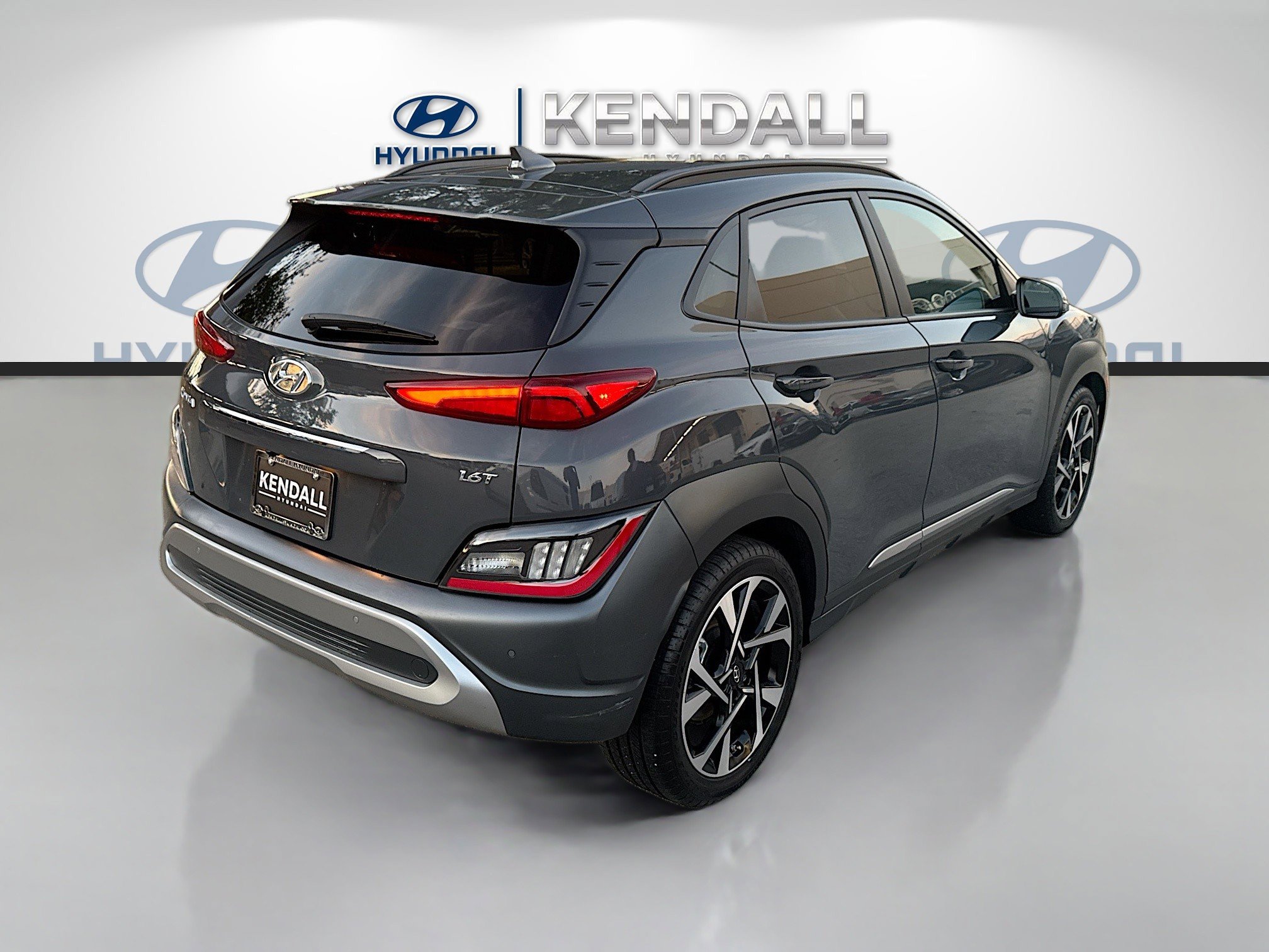 Used 2023 Hyundai Kona Limited w/ Cargo Package image 6
