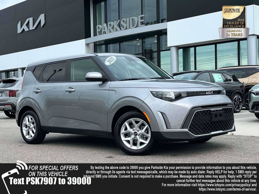 Used 2025 Kia Soul LX w/ LX Technology Package FWD image 1