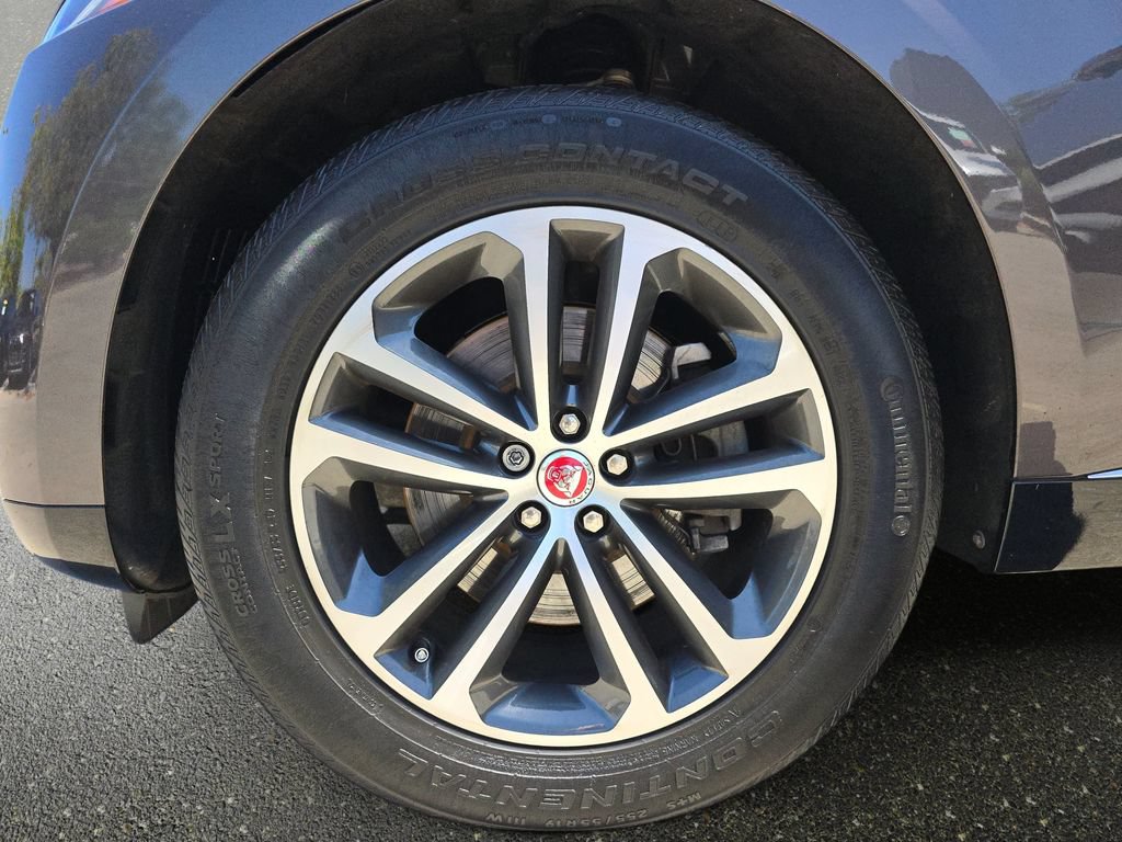 Used 2022 Jaguar F-PACE S AWD/4WD image 36