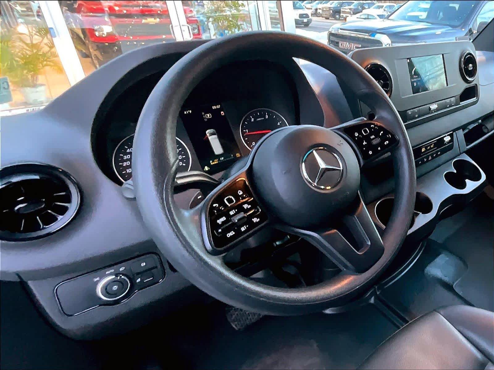 Used 2024 Mercedes-Benz Sprinter 2500 image 17