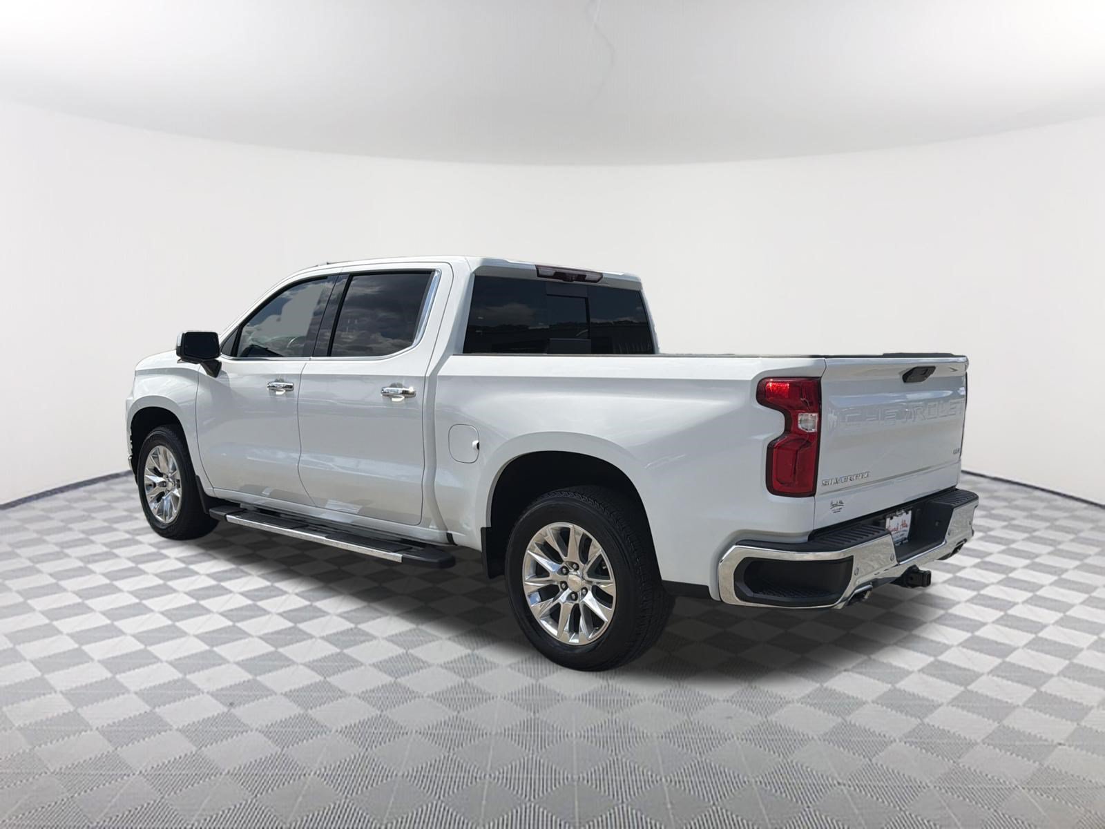 Used 2022 Chevrolet Silverado 1500 LTZ w/ LTZ Premium Package AWD/4WD image 8