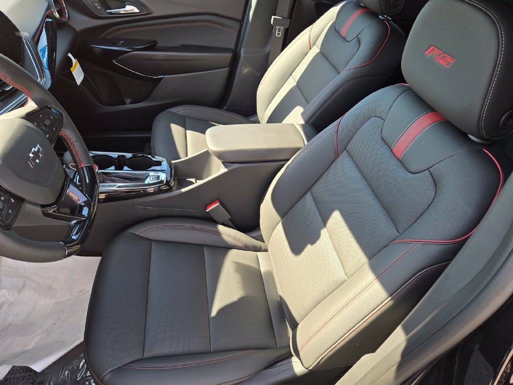 New 2026 Chevrolet Trax RS w/ Driver Confidence Package FWD image 6